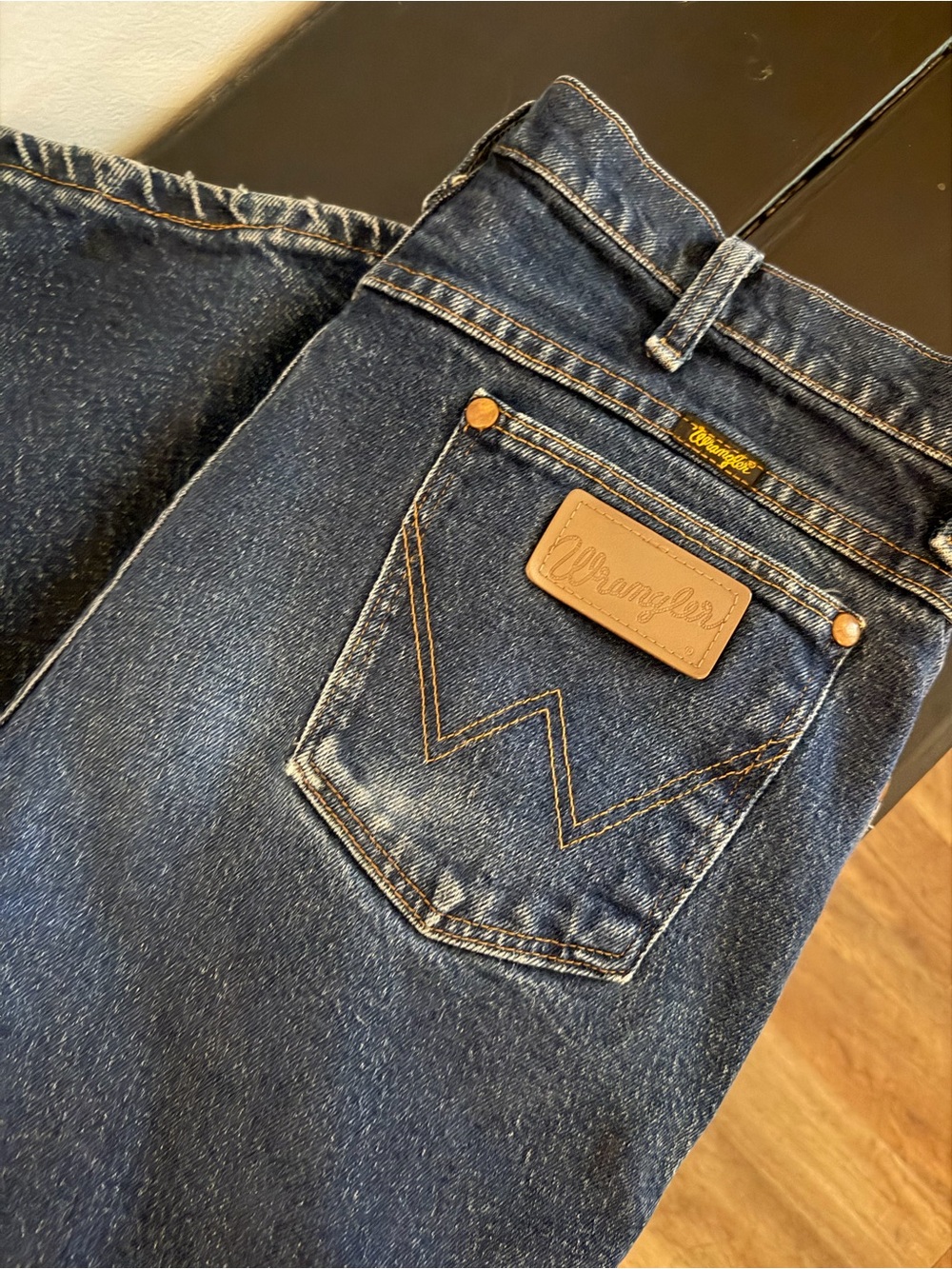 Wrangler women's Indigo Straight-Leg Jeans with Leather Patch